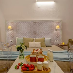 Großes Zimmer